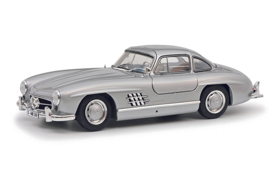 Schuco 1:18 Mercedes-Benz 300 SL Gullwing Silver 450045200