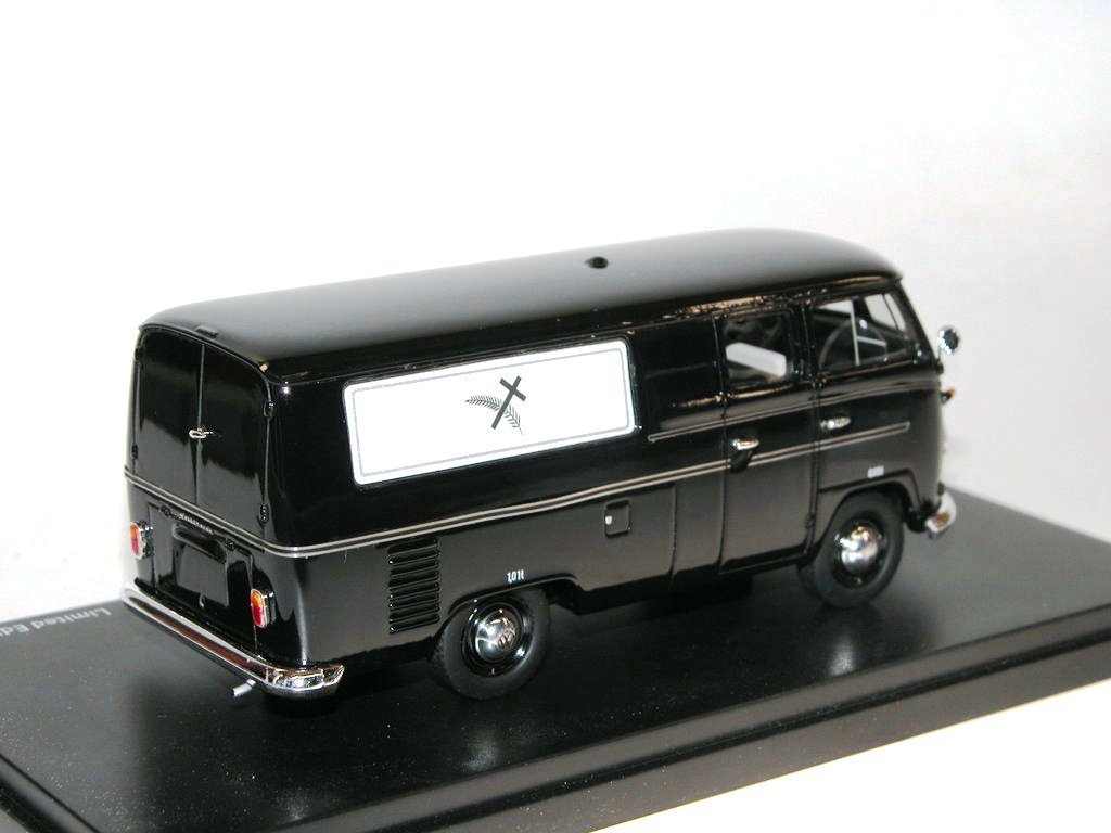 Schuco 1:43 Volkswagen T1 Bestattungswagen Black 450881100
