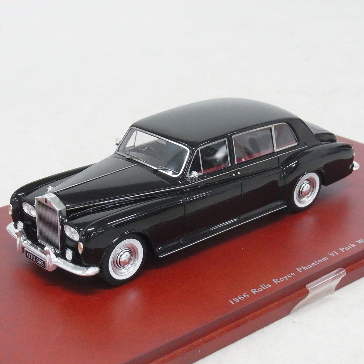 TSM 1:43 1966 Rolls Royce Phantom VI Park Ward TSM104329
