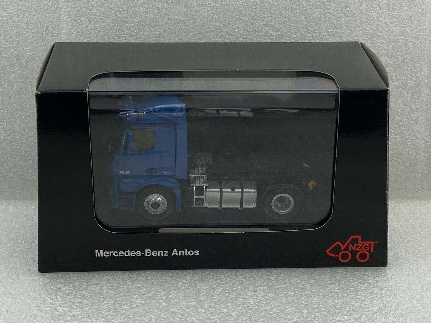 NZG 1:50 Mercedes-Benz Antos 4X2 SZM NZG879/20