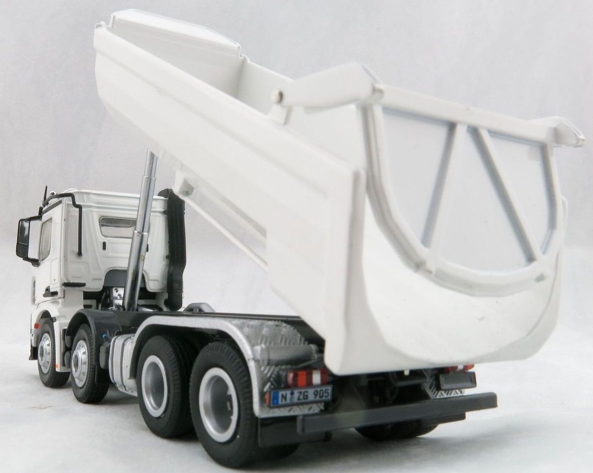 NZG 1:50 Mercedes-Benz Arocs 8X4 Halfpipe Tipper White NZG905/40