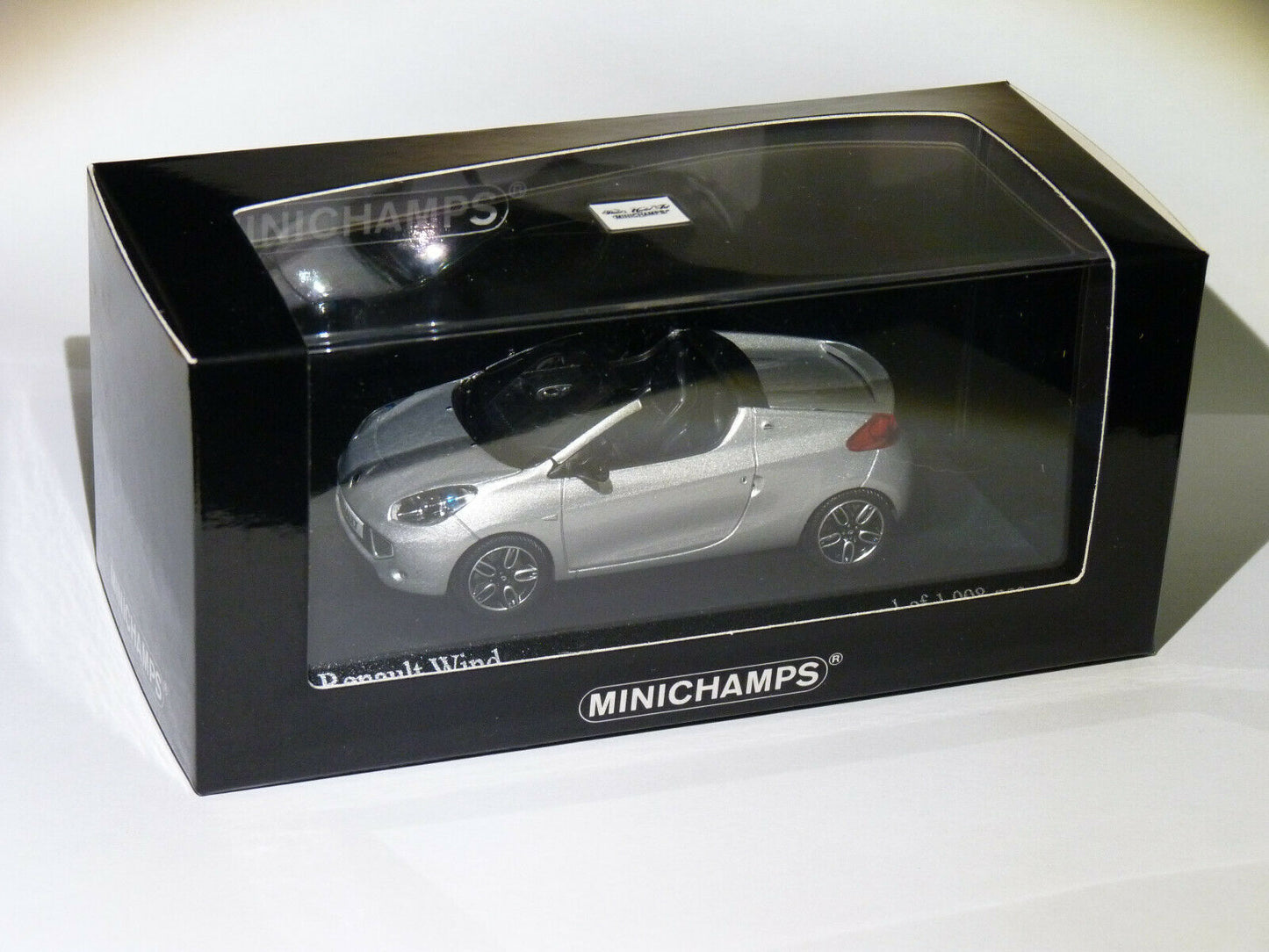 Minichamps 1:43 Renault Wind 2010 Silver 400113930