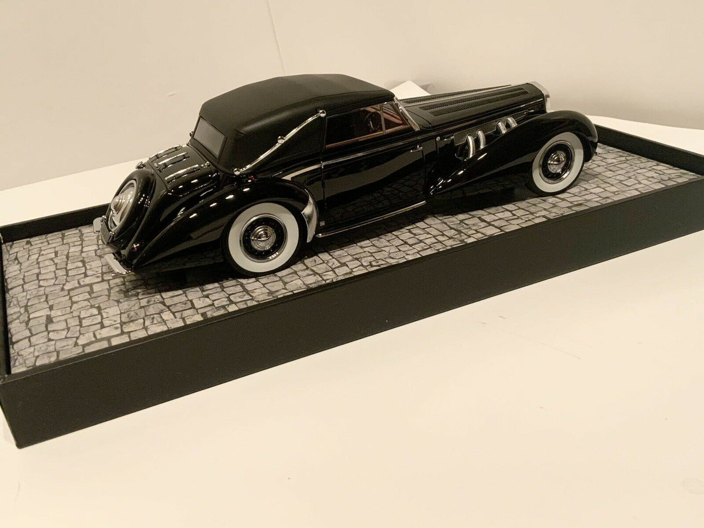 Minichamps 1:18 Delage D8-120 Cabriolet 1939 Black 107115131