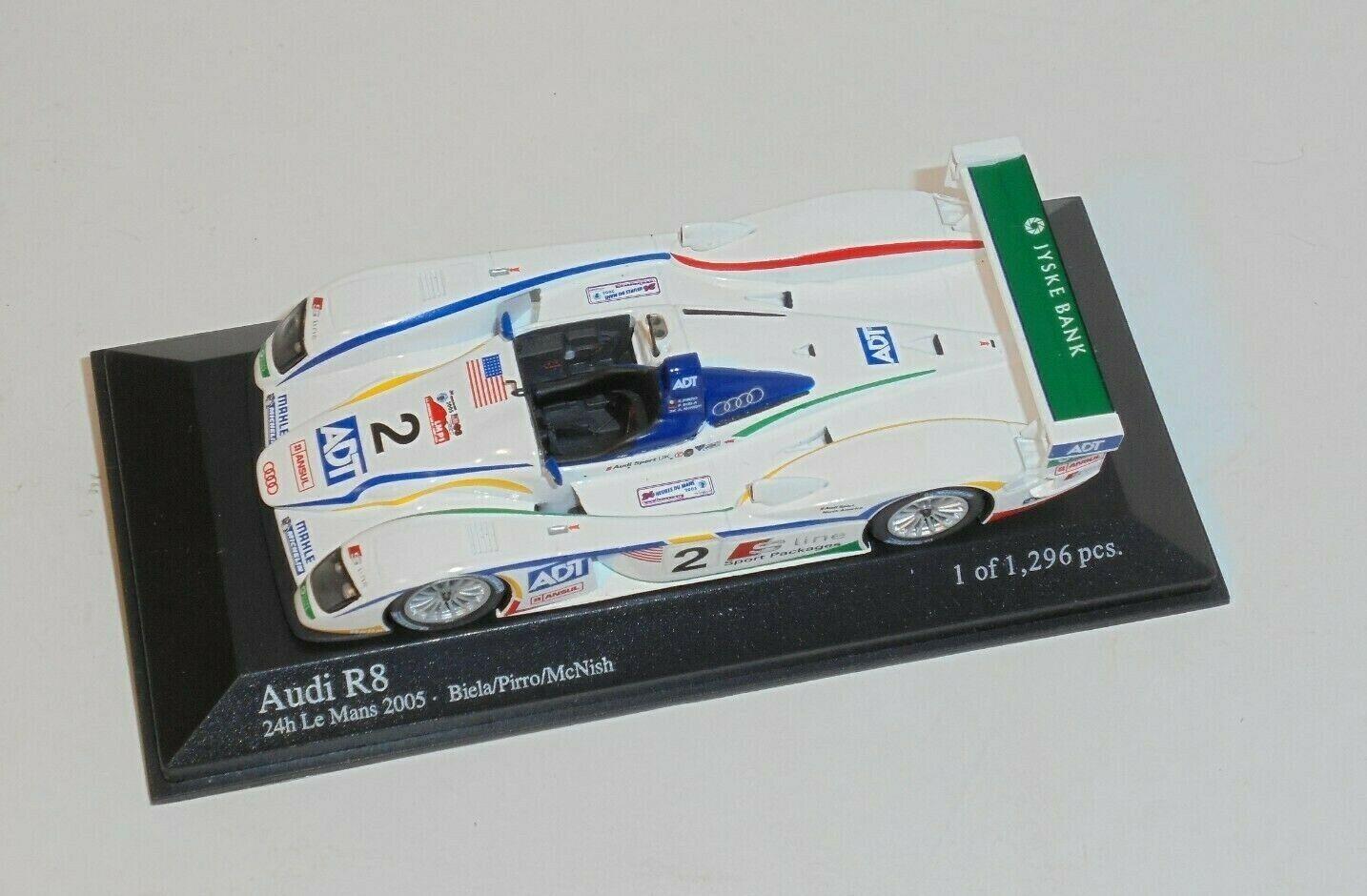 Minichamps 1:43 Audi R8 3rd #2 Place ADT Team 24H Le Mans 2005 400051392