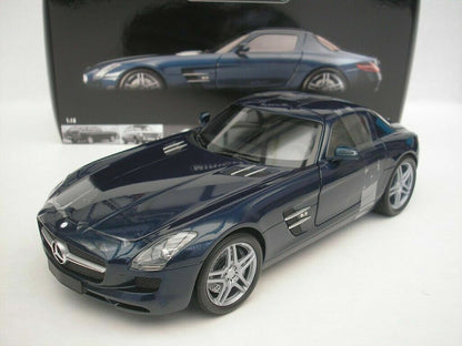 Minichamps 1:18 Mercedes-Benz SLS AMG 2010 Blue Metallic 100039021