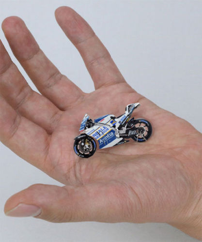 Spark 1:43 Ducati GP15 #76 Loris Baz Reale Avintia Racing Qatar MotoGP 2017 M43025
