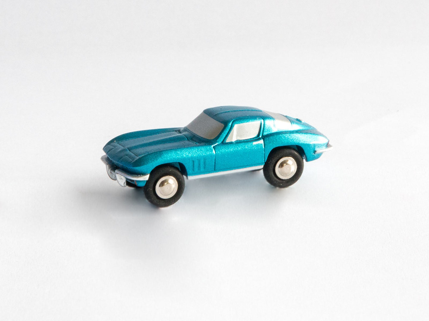 Schuco 1:90 Piccolo Chevrolet Corvette Stingray 450566000