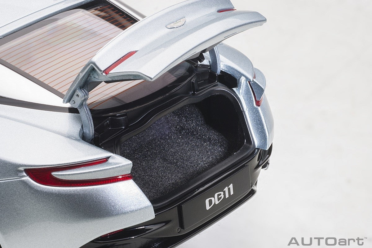 AUTOART 1/18 ASTON MARTIN DB11 (SKYFALL SILVER) 70267