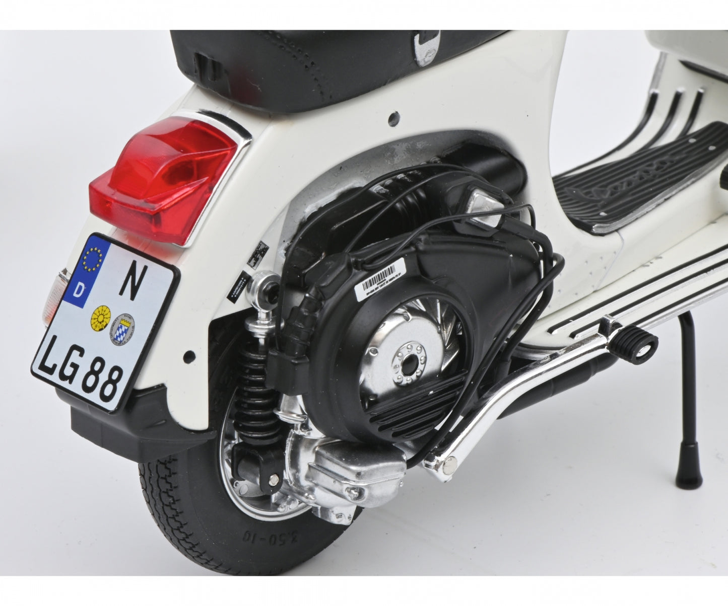 Schuco 1:10 Vespa PX 150 White 450667400